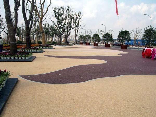 膠粘石透水地坪