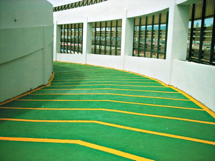 車庫止滑坡道